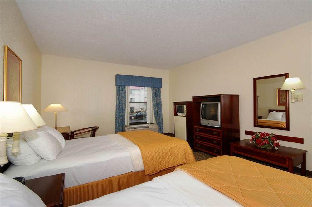 Red Roof Inn & Suites Ньюнан Номер фото